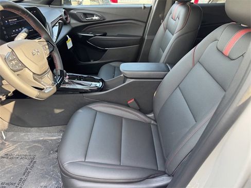 New 2026 Chevrolet Trax RS w/ Sunroof Package image 11