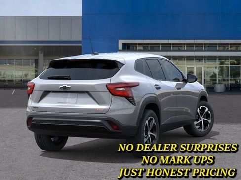New 2026 Chevrolet Trax RS FWD image 4