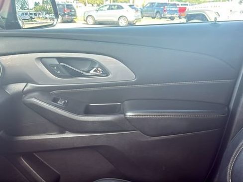 Used 2018 Chevrolet Traverse LT w/ LPO, Floor Liner Package FWD image 22