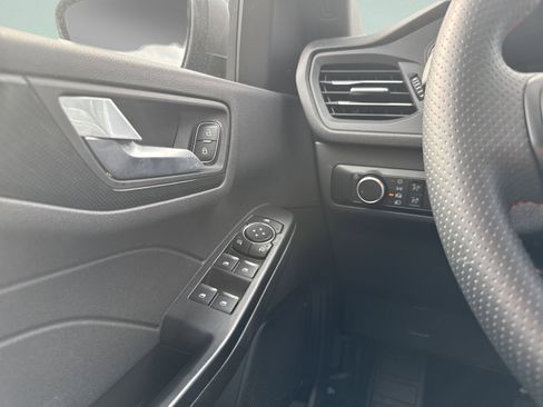 Used 2025 Ford Escape ST-Line AWD/4WD image 26