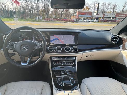 Used 2017 Mercedes-Benz E 300 4MATIC image 11