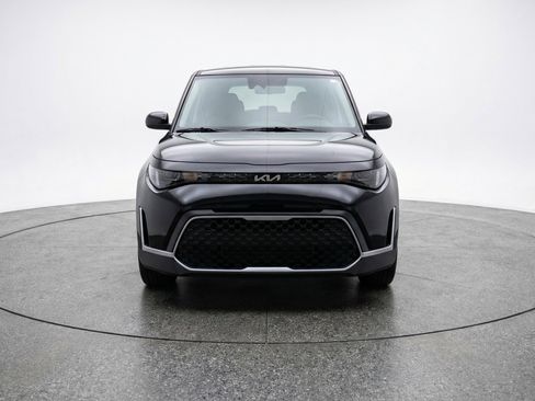 Used 2025 Kia Soul LX w/ LX Technology Package image 2