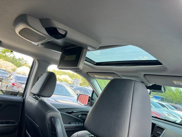 Used 2022 Honda Pilot Touring image 30