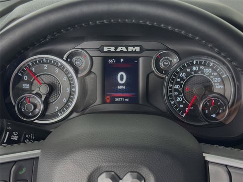 Used 2023 RAM 1500 Big Horn AWD/4WD image 18