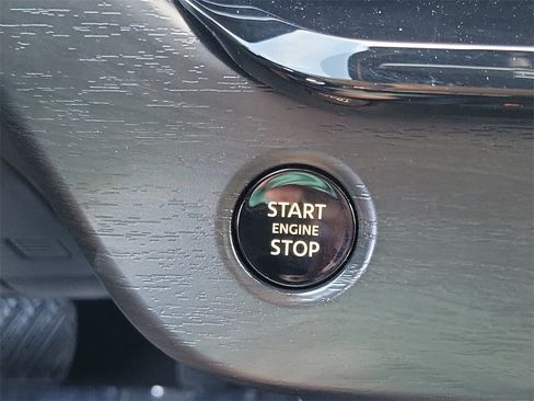 Used 2025 Nissan Murano SV image 8