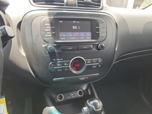 Used 2017 Kia Soul + w/ Designer's Package FWD image 22