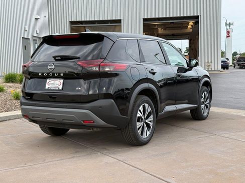 Used 2023 Nissan Rogue SV FWD image 5