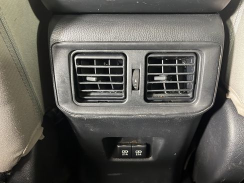Used 2020 Toyota RAV4 XLE w/ Convenience Package FWD image 36