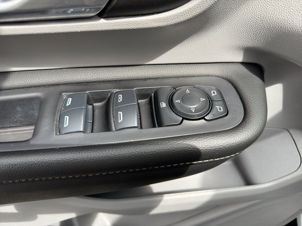 Used 2024 GMC Terrain SLE FWD image 19