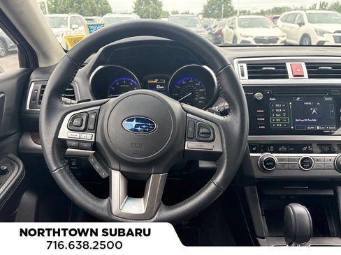 Used 2017 Subaru Outback 2.5i Limited AWD/4WD image 10