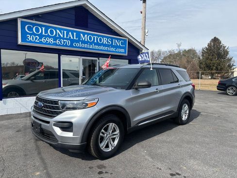 Used 2020 Ford Explorer XLT w/ Comfort Package image 2