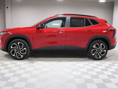 New 2026 Chevrolet Trax RS w/ Sunroof Package FWD image 9