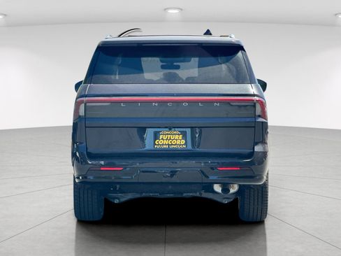 New 2026 Lincoln Navigator Reserve AWD/4WD image 4