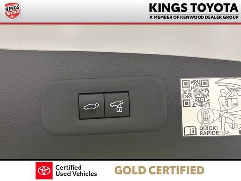 Certified 2025 Toyota Crown Signia image 15