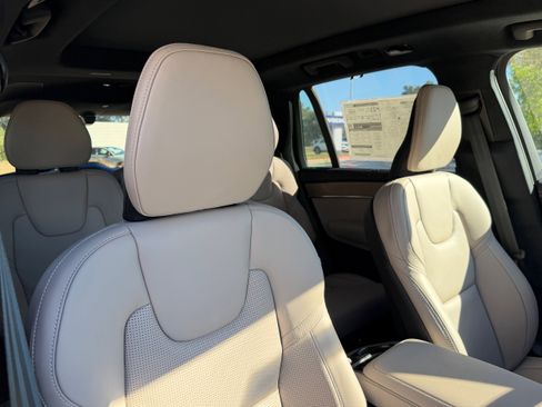 New 2026 Volvo XC90 B6 Ultra w/ Lounge Package AWD/4WD image 9