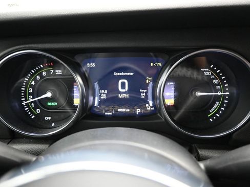 Used 2023 Jeep Wrangler Unlimited Sahara w/ Cold Weather Group AWD/4WD image 16