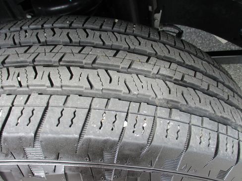 Used 2024 Jeep Wrangler Sport S image 10