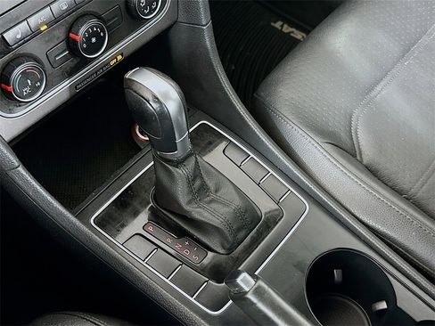 Used 2015 Volkswagen Passat 1.8T Wolfsburg Edition image 17