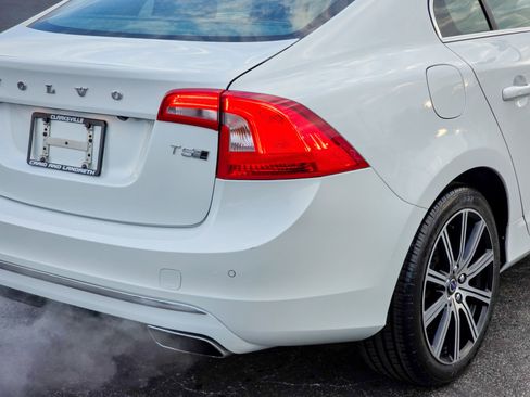 Used 2018 Volvo S60 T5 Inscription image 22