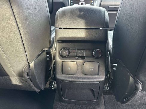 Used 2018 Ford Explorer Limited w/ Equipment Group 301A AWD/4WD image 19