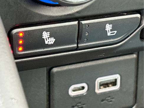 Used 2023 Chevrolet Suburban LT w/ Luxury Package image 20