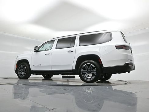 Used 2024 Jeep Wagoneer L Series II image 53