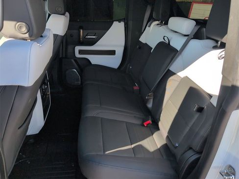 Certified 2025 GMC Hummer EV 2X image 25