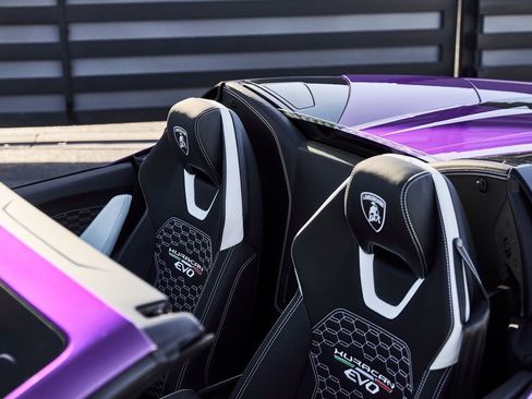 Used 2024 Lamborghini Huracan EVO image 15