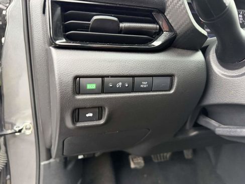 Used 2024 Nissan Sentra SV FWD image 26
