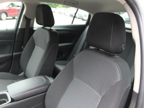 Used 2018 Buick Regal Preferred FWD image 17