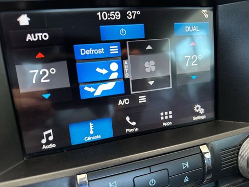 Used 2017 Ford Mustang Premium image 31