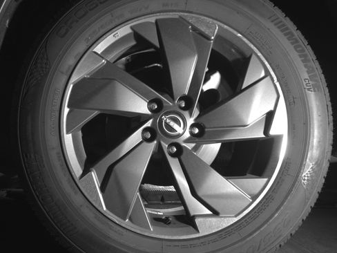 Used 2025 Nissan Rogue SV image 14