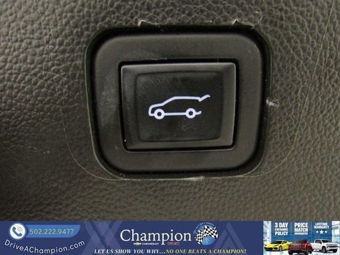 Used 2023 Chevrolet Traverse Premier w/ Redline Edition FWD image 17