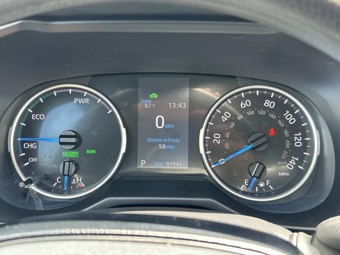 Used 2021 Toyota RAV4 XLE AWD/4WD image 35