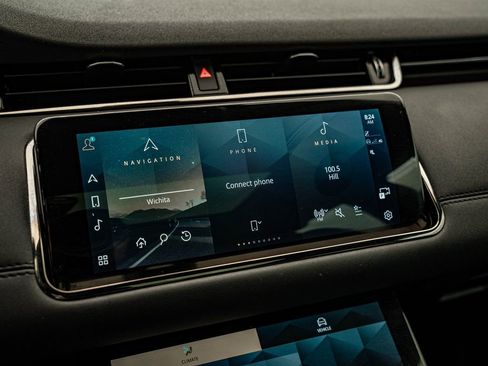 Used 2021 Land Rover Range Rover Evoque R-Dynamic SE image 24