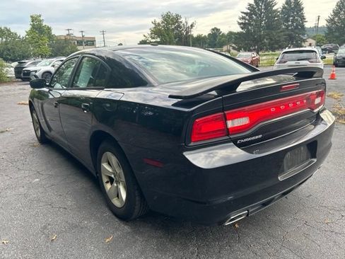 Used 2012 Dodge Charger SE RWD image 5