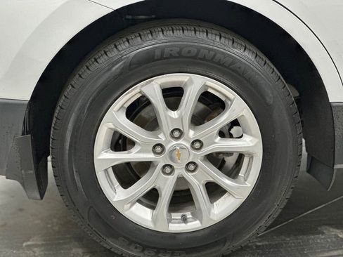 Used 2020 Chevrolet Equinox LS w/ LS Convenience Package AWD/4WD image 24