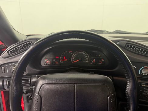Used 1995 Chevrolet Camaro Z28 RWD image 16