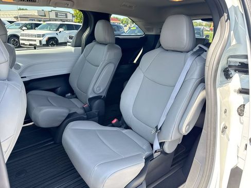 Used 2025 Toyota Sienna XLE w/ XLE Plus Package AWD/4WD image 22