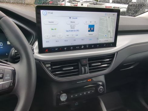 Certified 2023 Ford Escape Platinum image 31