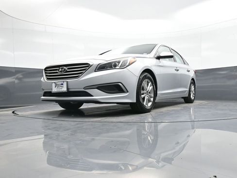 Used 2017 Hyundai Sonata SE image 25