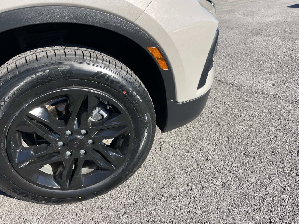 Used 2021 Chevrolet Blazer LT FWD image 32