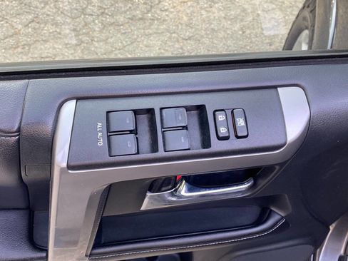 Used 2016 Toyota 4Runner Limited image 16