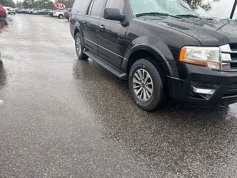 Used 2017 Ford Expedition EL XLT w/ Equipment Group 202A image 3
