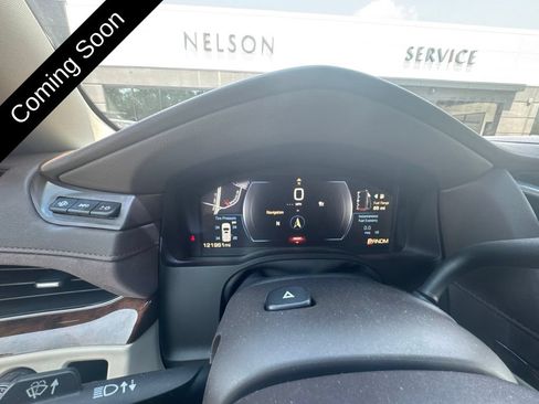 Used 2015 Cadillac Escalade ESV Premium RWD image 23