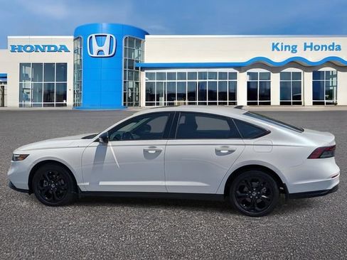 Used 2025 Honda Accord SE image 13