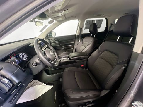 Used 2023 Nissan Pathfinder SV image 14