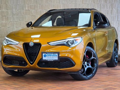 Used 2023 Alfa Romeo Stelvio Veloce AWD/4WD image 2