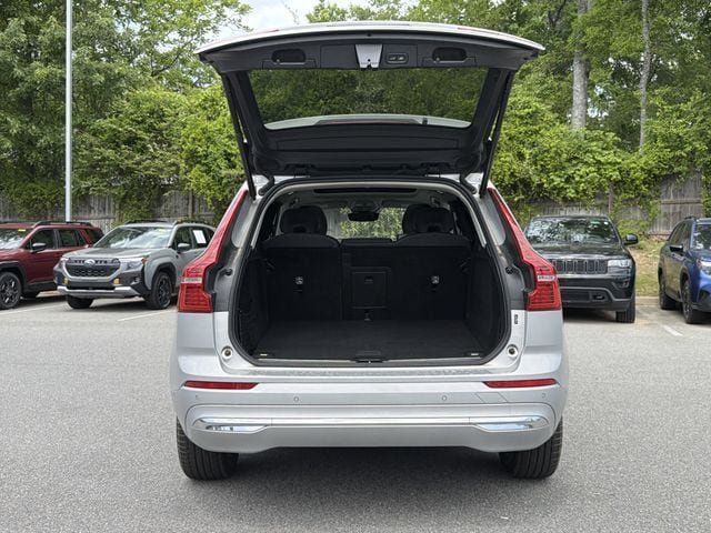 Used 2023 Volvo XC60 T8 Plus AWD/4WD image 9