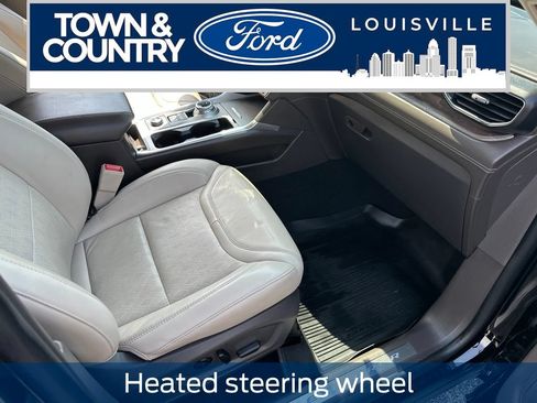 Used 2022 Ford Explorer Platinum AWD/4WD image 17